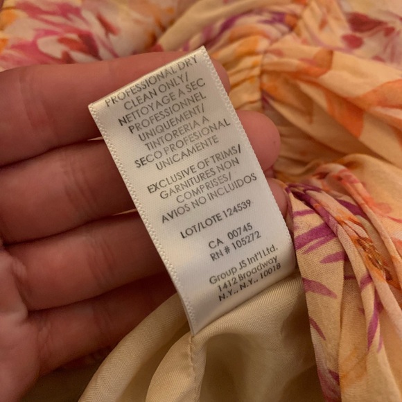 Tropical Floral Cropped Blouse with Ruffle Sleeves - Picture 5 of 6